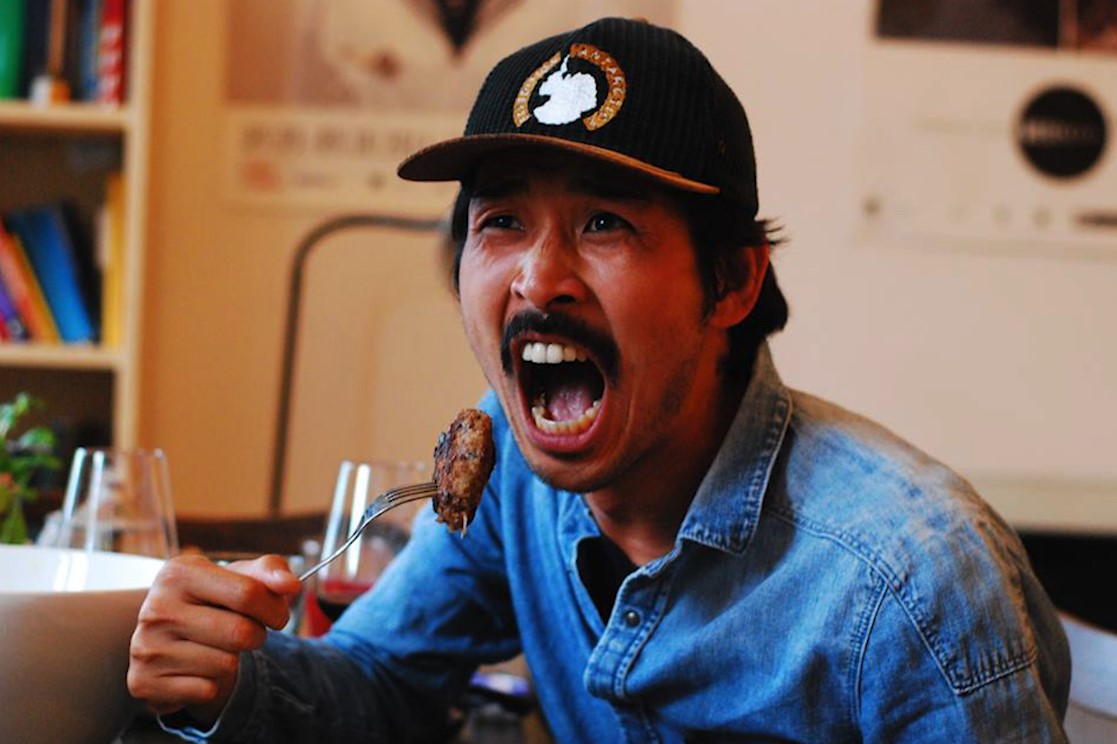 1年半かけて海外をめぐり、各地の家庭で食事を体験した