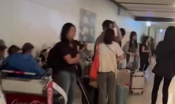 停電発生直後の新千歳空港内の様子(視聴者撮影)