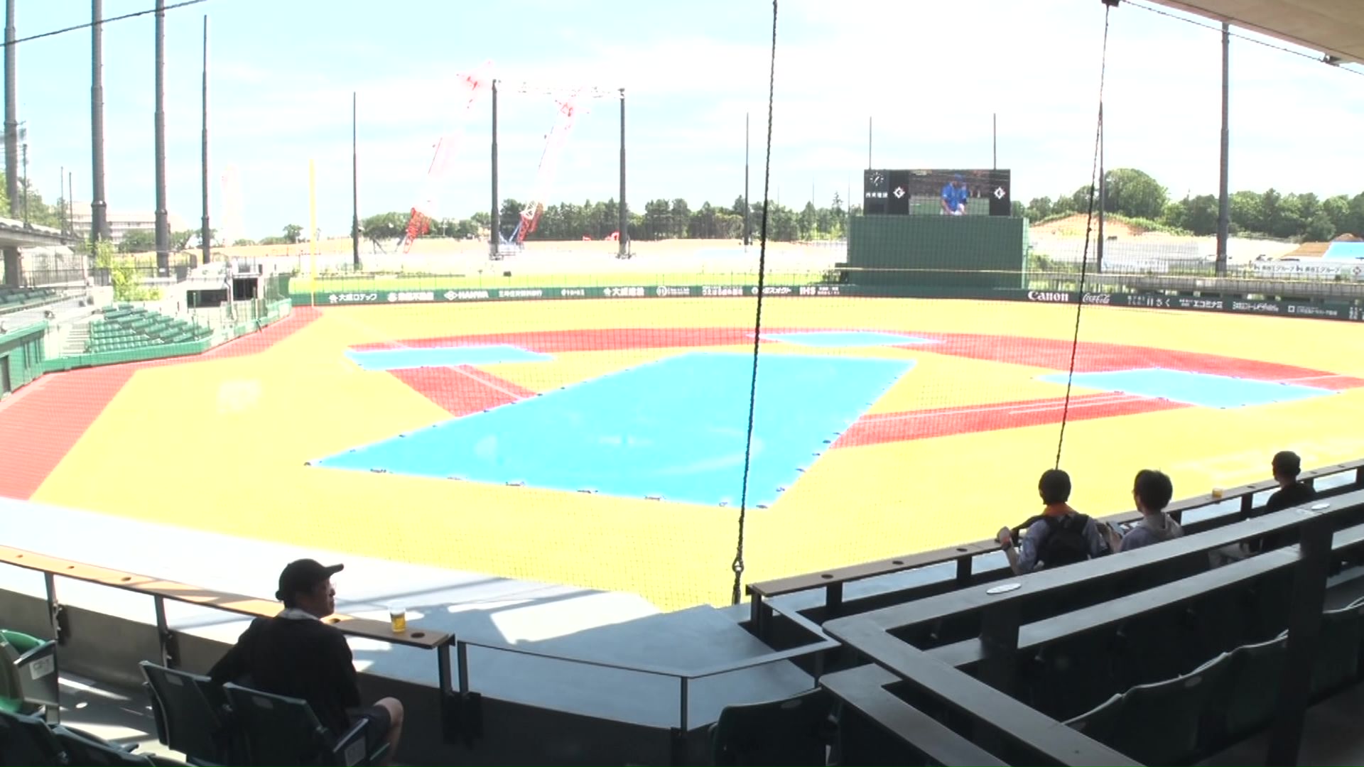 2階のスタンドは開放的