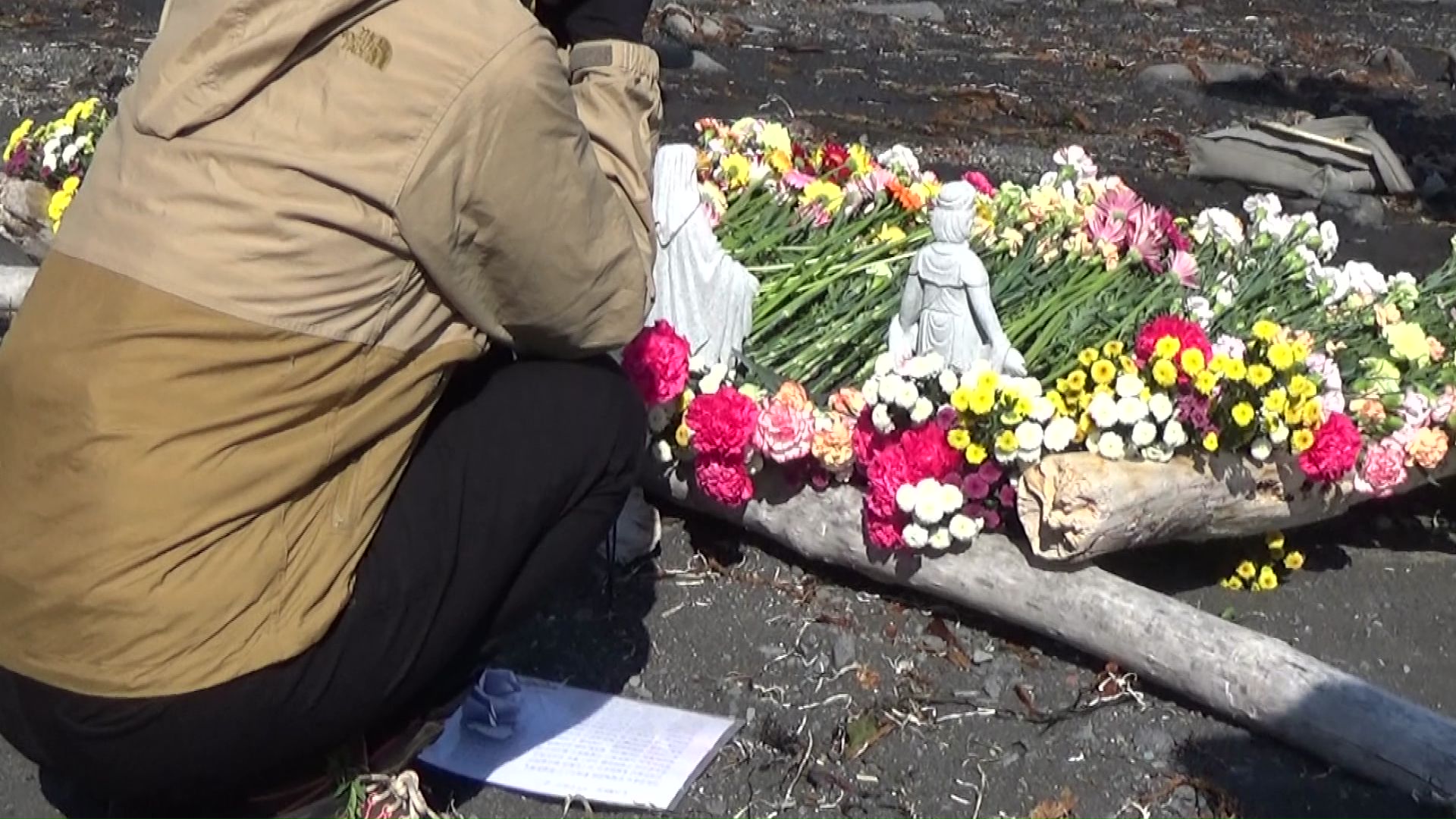 事故から3年…初めて現場で手を合わせた