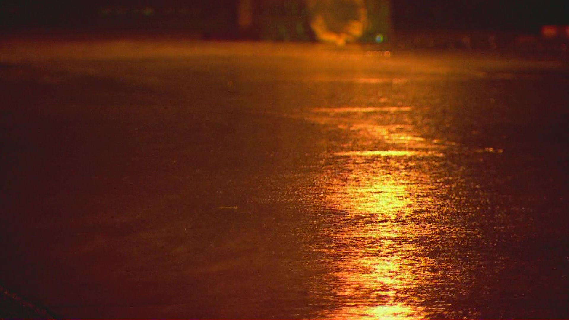 雨が激しく打ち付ける釧路市