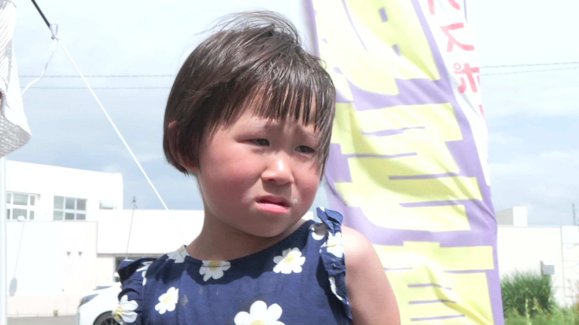 お化け屋敷を出た子ども