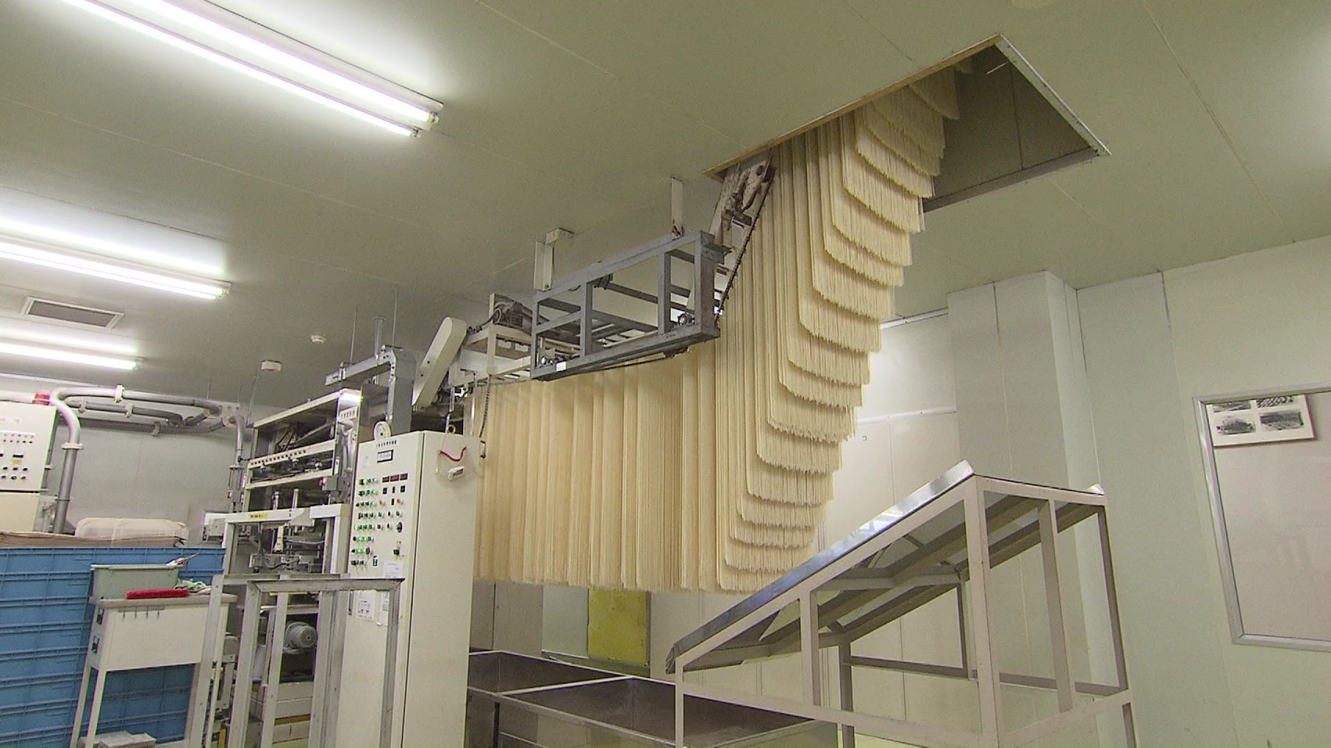 麺線は乾麺となって1階へ