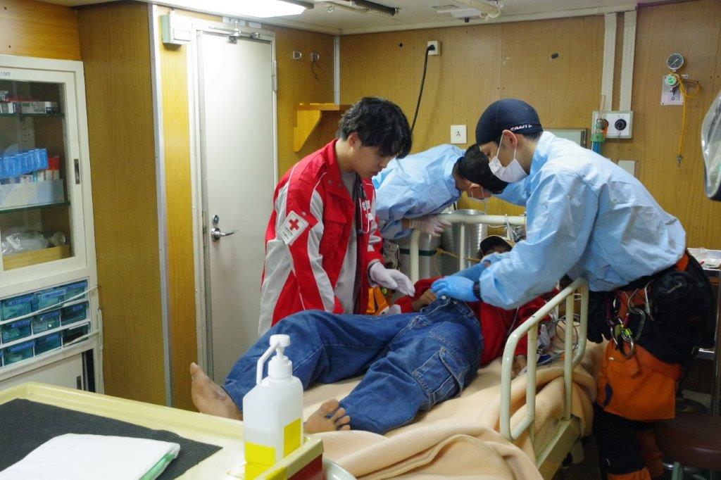医師等による処置状況(巡視船そうやの医務室)