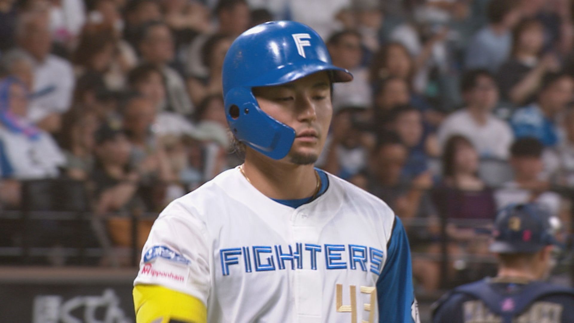 満塁のチャンスで見逃し三振に倒れた水野達稀選手（25）
