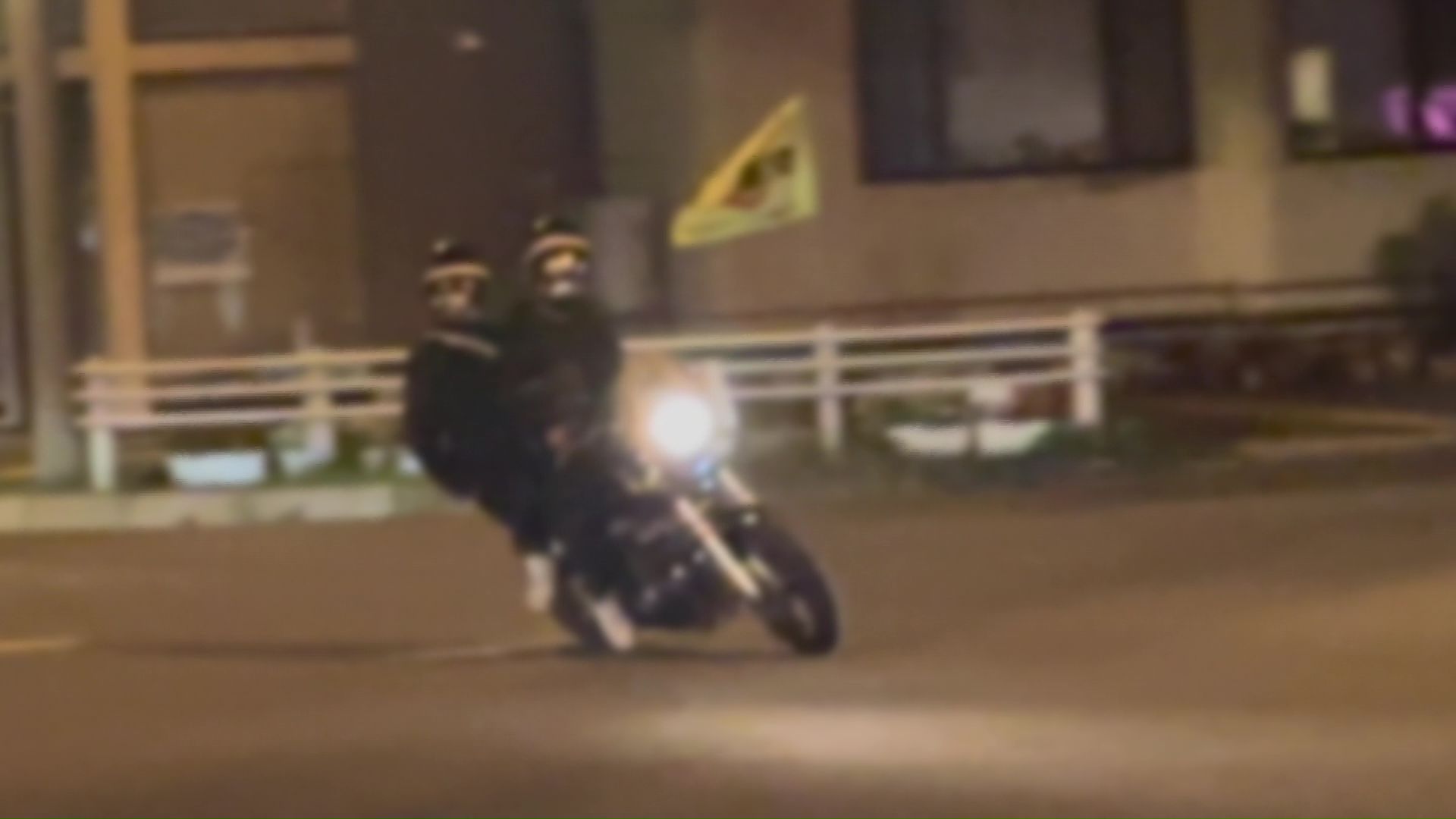 複数のバイクが危険運転（提供：視聴者）
