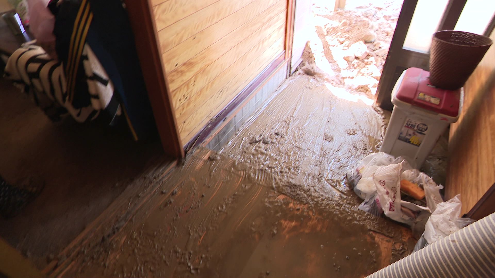 住居内に大量の土砂が流入