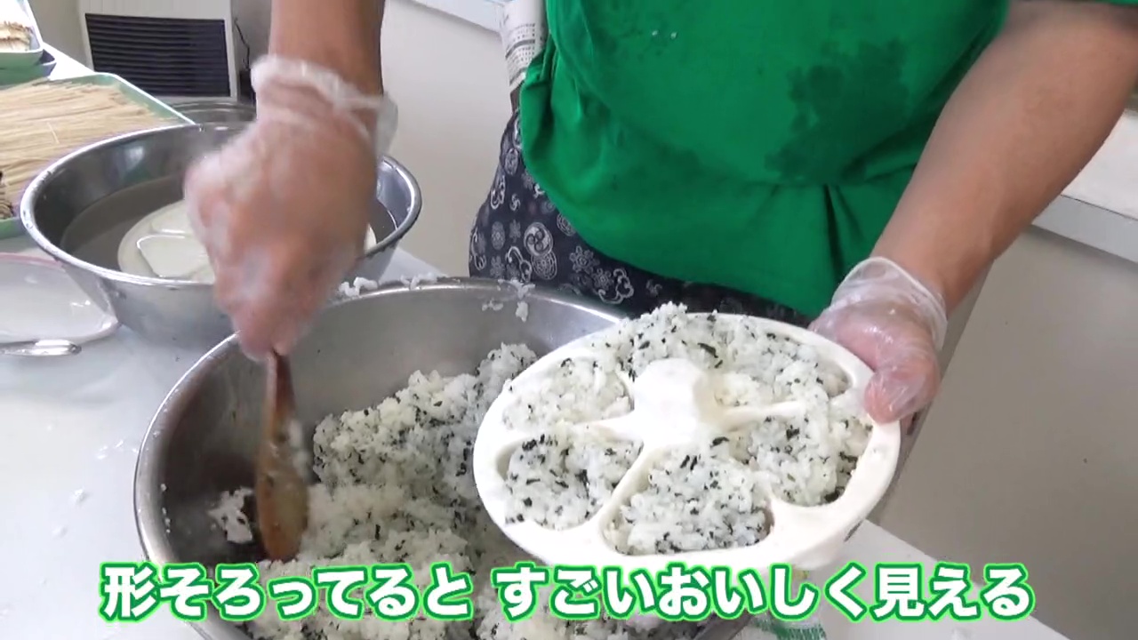 同時に6個のおにぎりを作れる新兵器