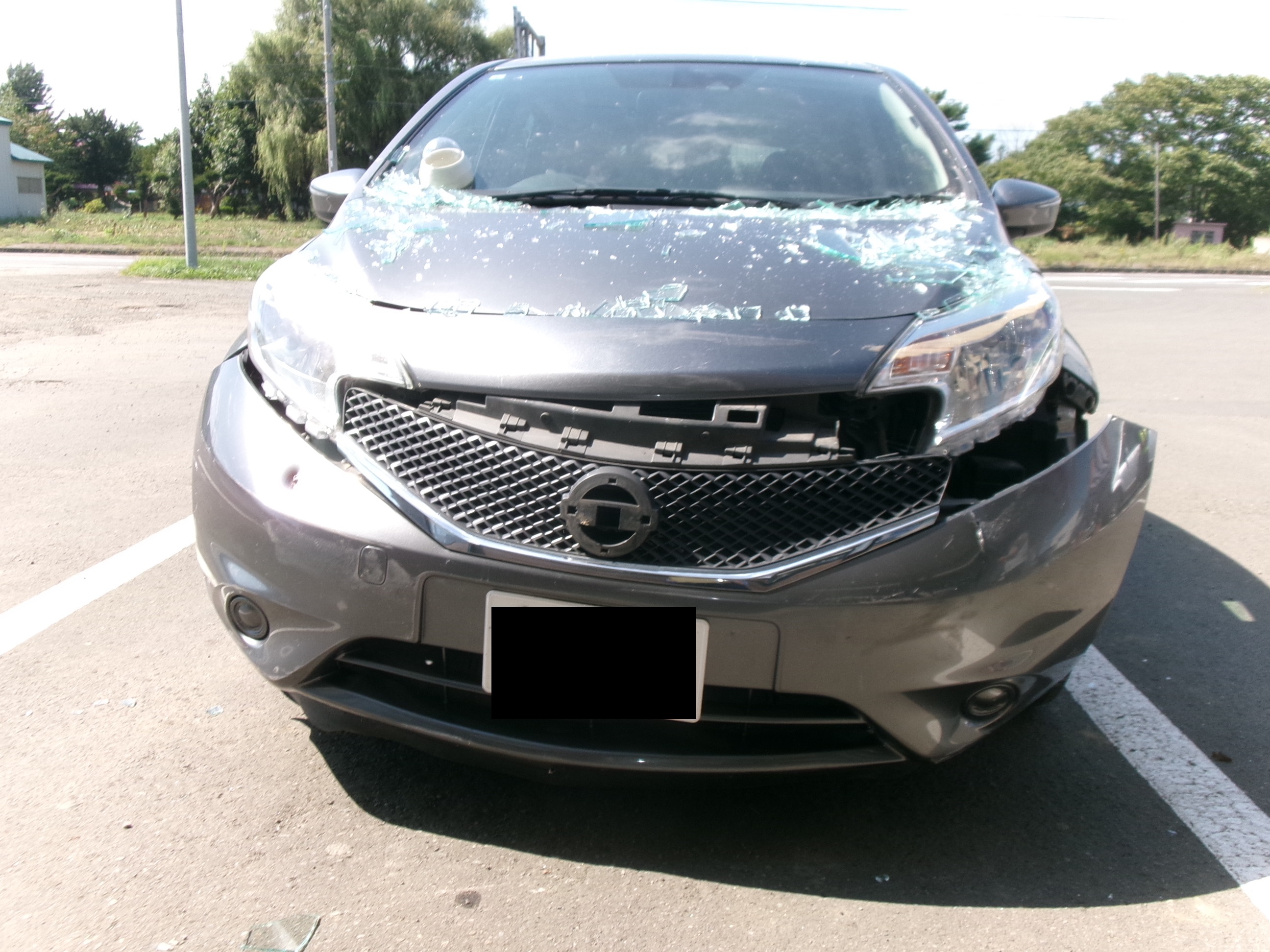 コンビニに突っ込んだ車（提供：道警）