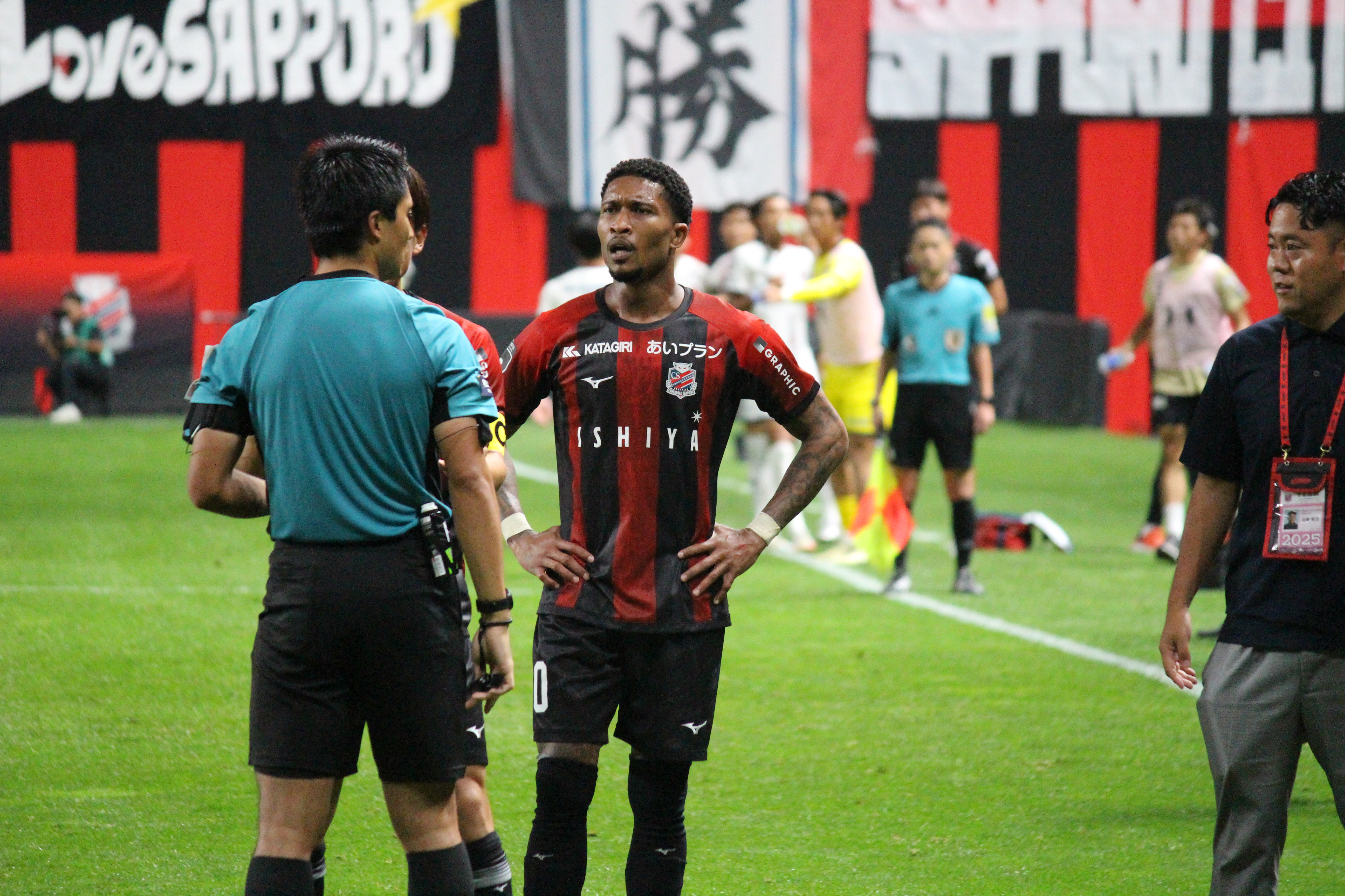 後半5分に退場となったマリオ・セルジオ選手