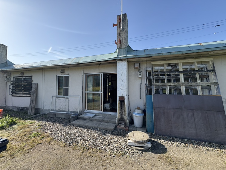 ヒグマが侵入した公営住宅(北海道三笠市)