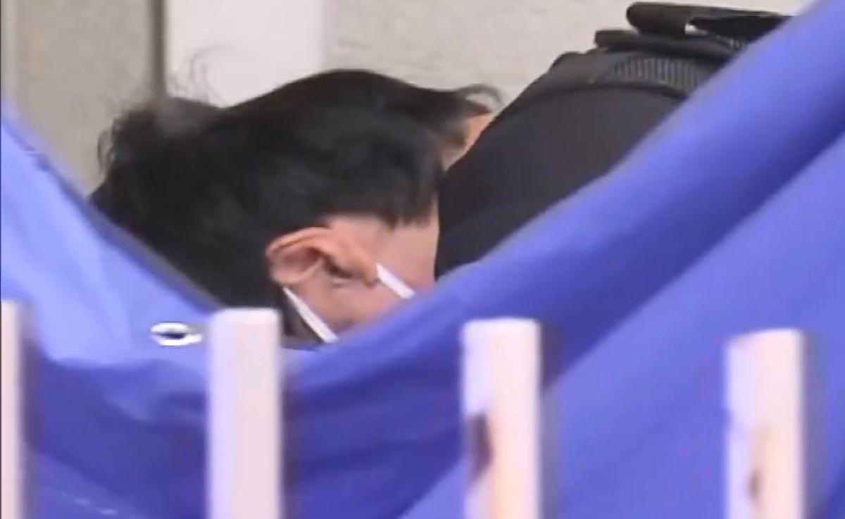 逮捕された中学校教師、柘野啓輔容疑者(41)