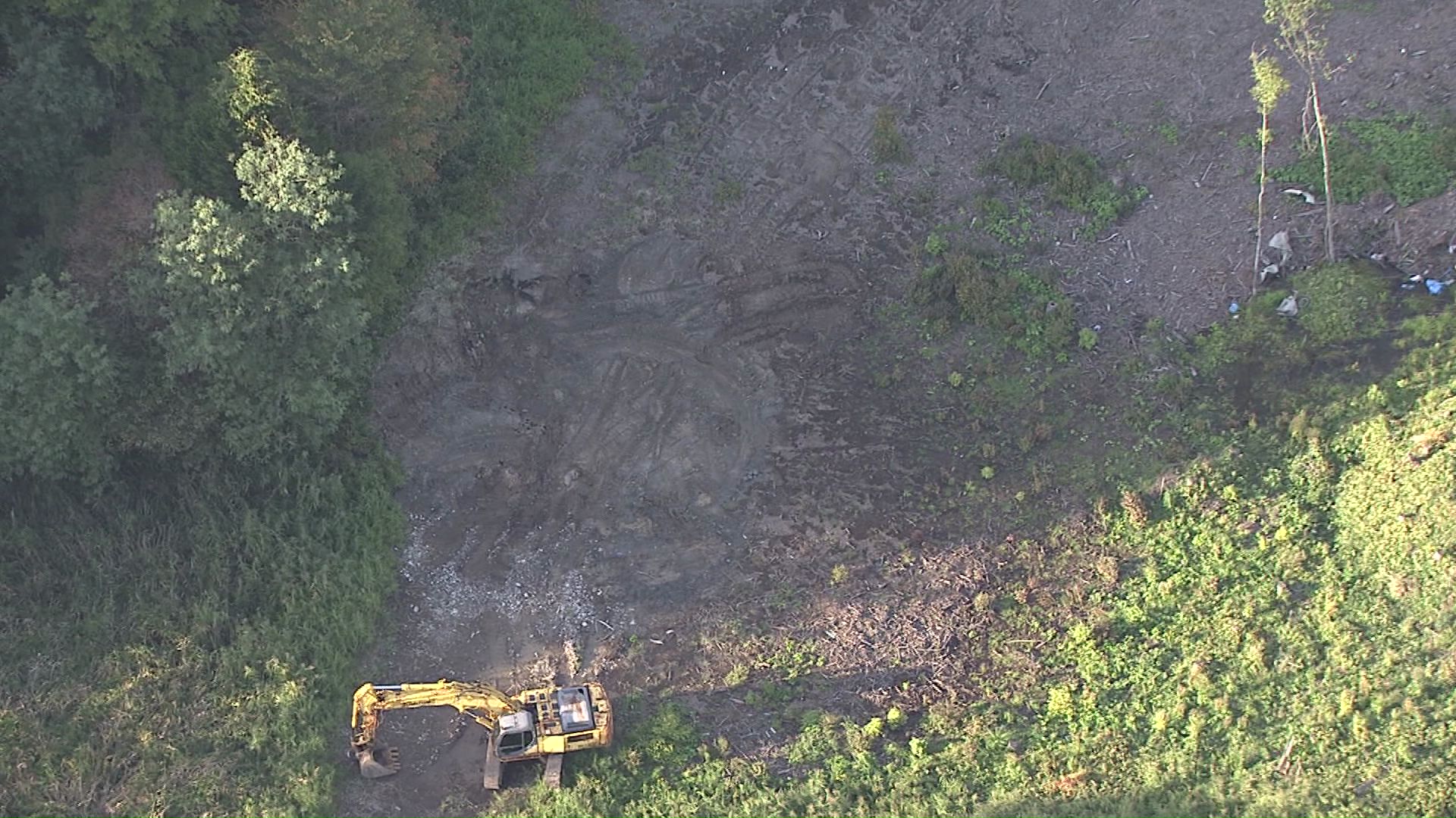 男性が遺体で発見された空き地(むかわ町)