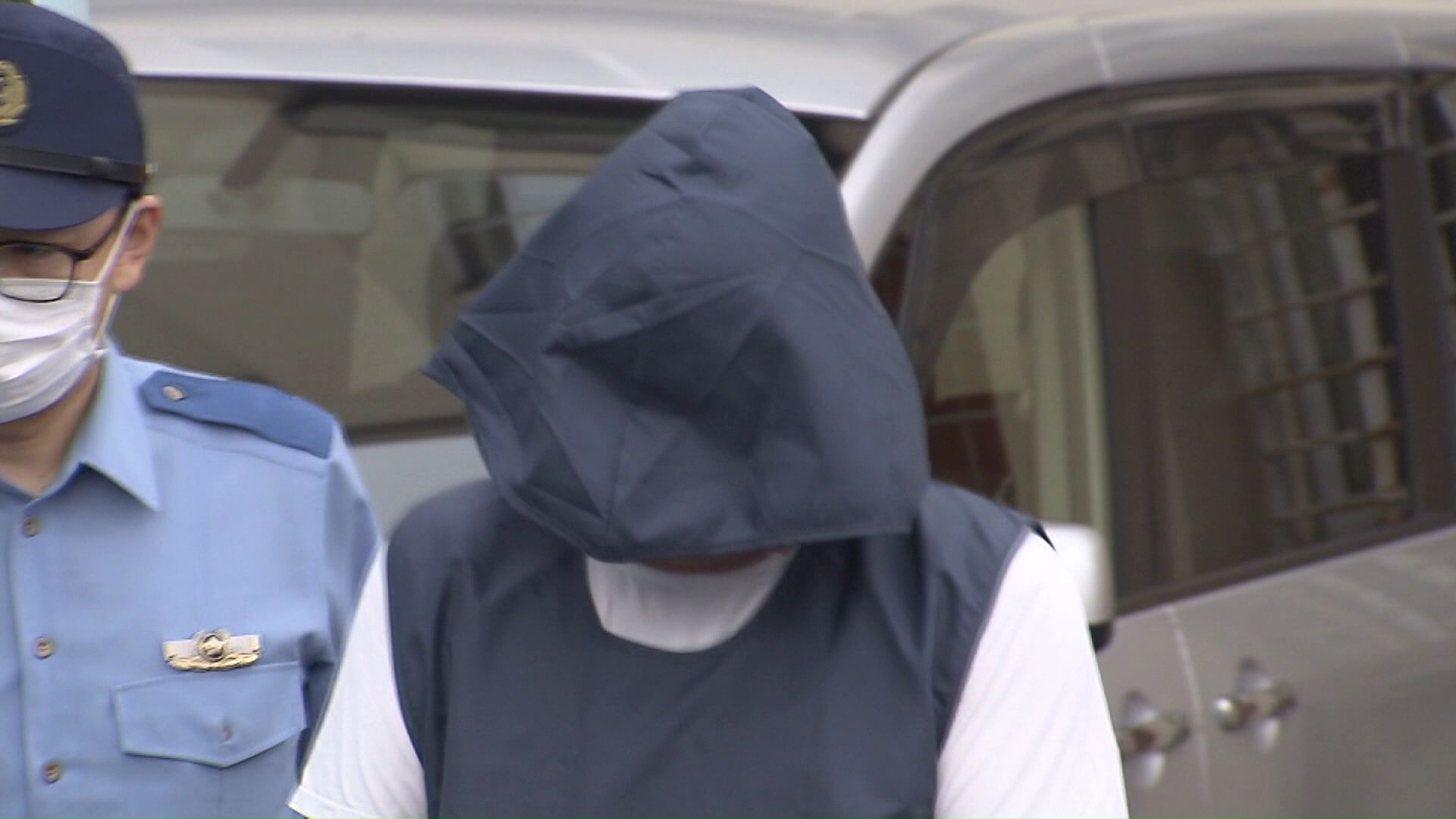 送検される大上文彦容疑者（札幌白石署・8月）