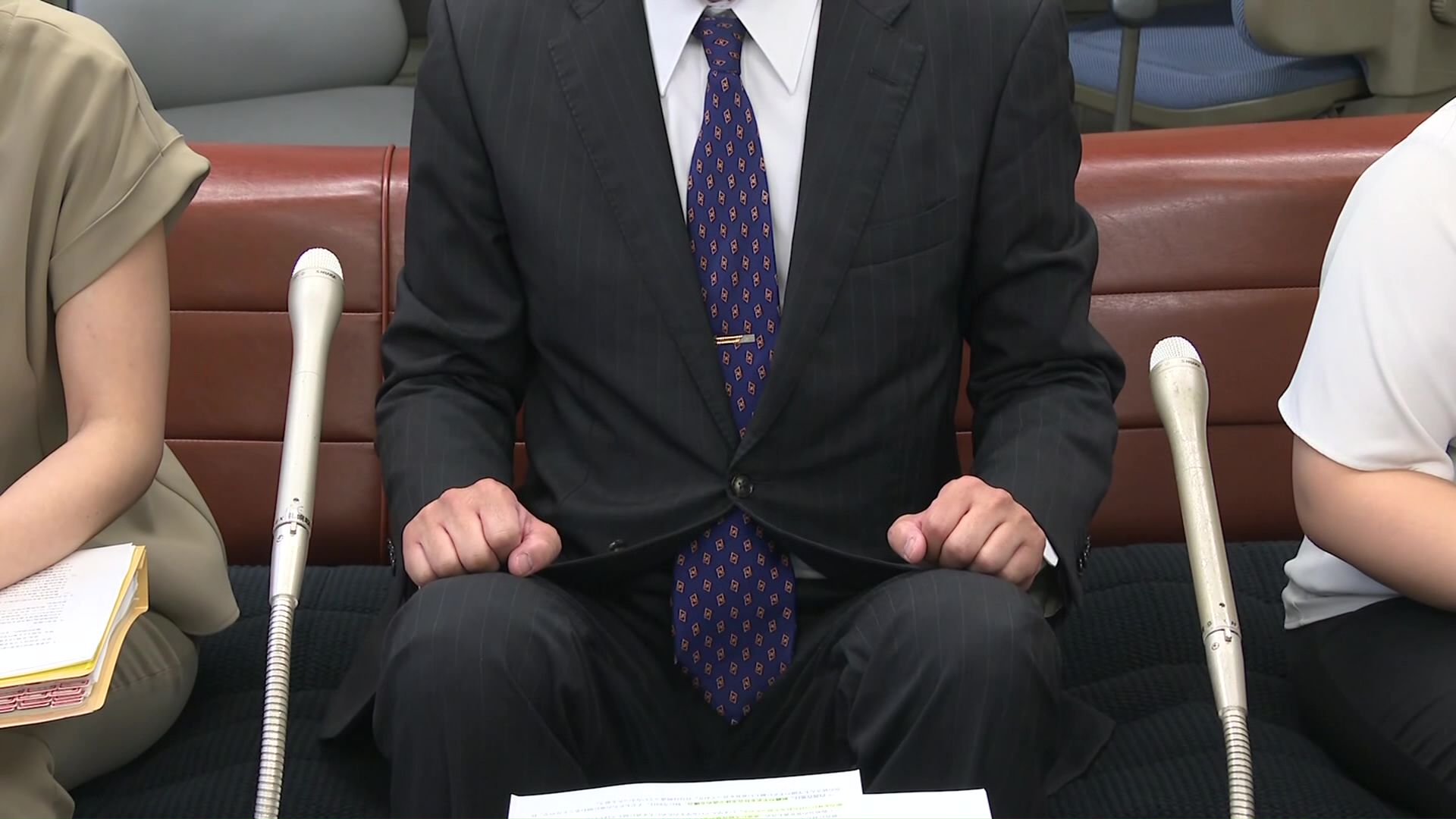 原告の男性の会見(2025年7月)