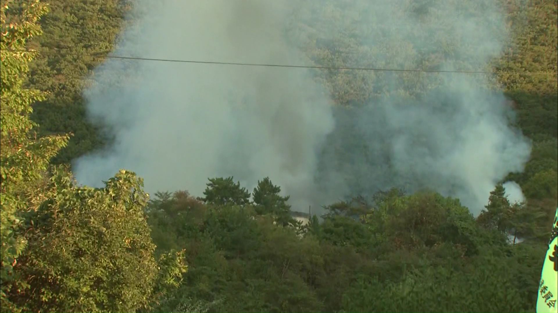 無人のホテルから出火