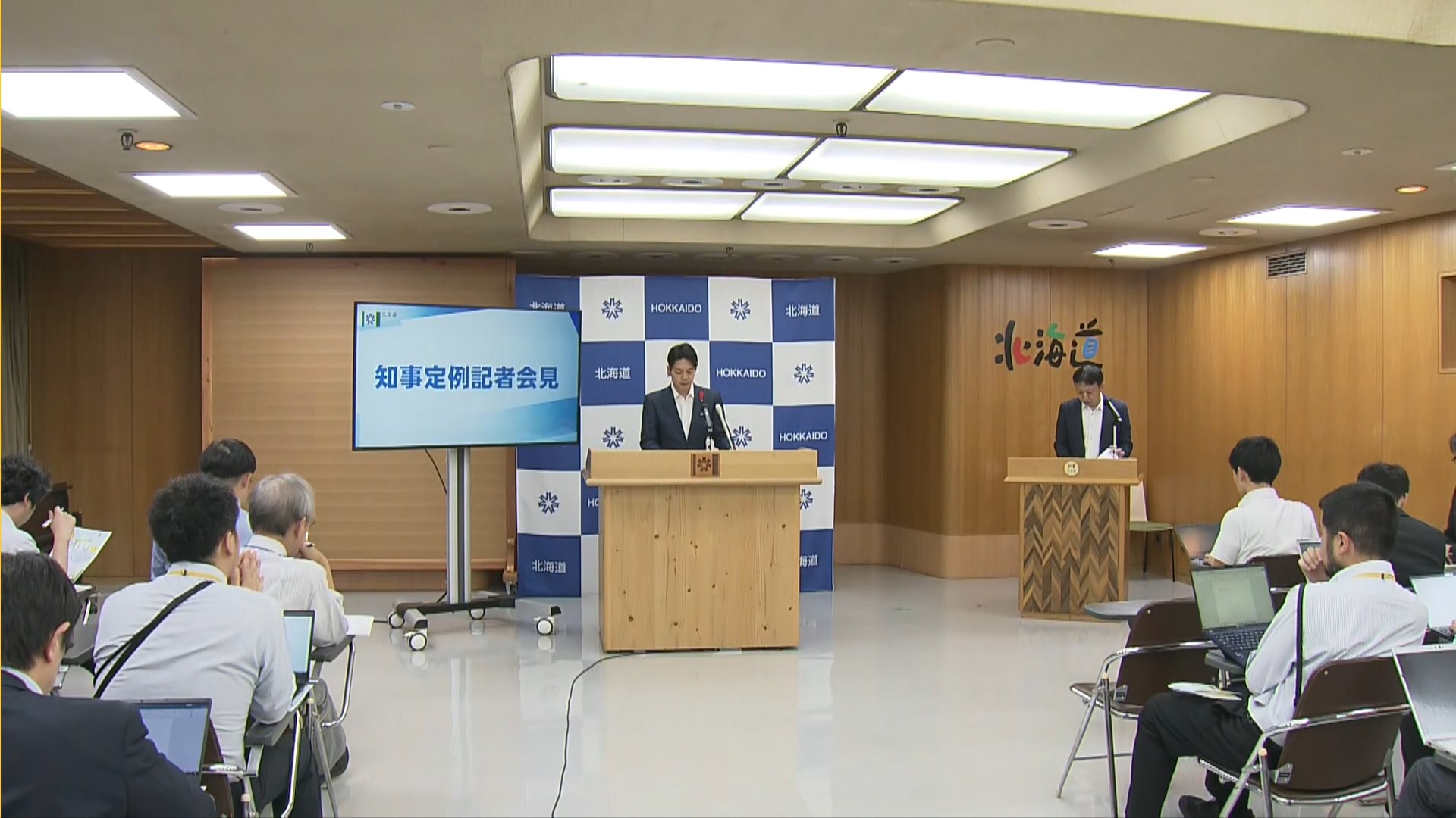 メガソーラー問題について記者が鈴木知事に質問