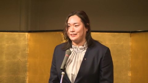 地元からのエールに笑顔で応える北口選手