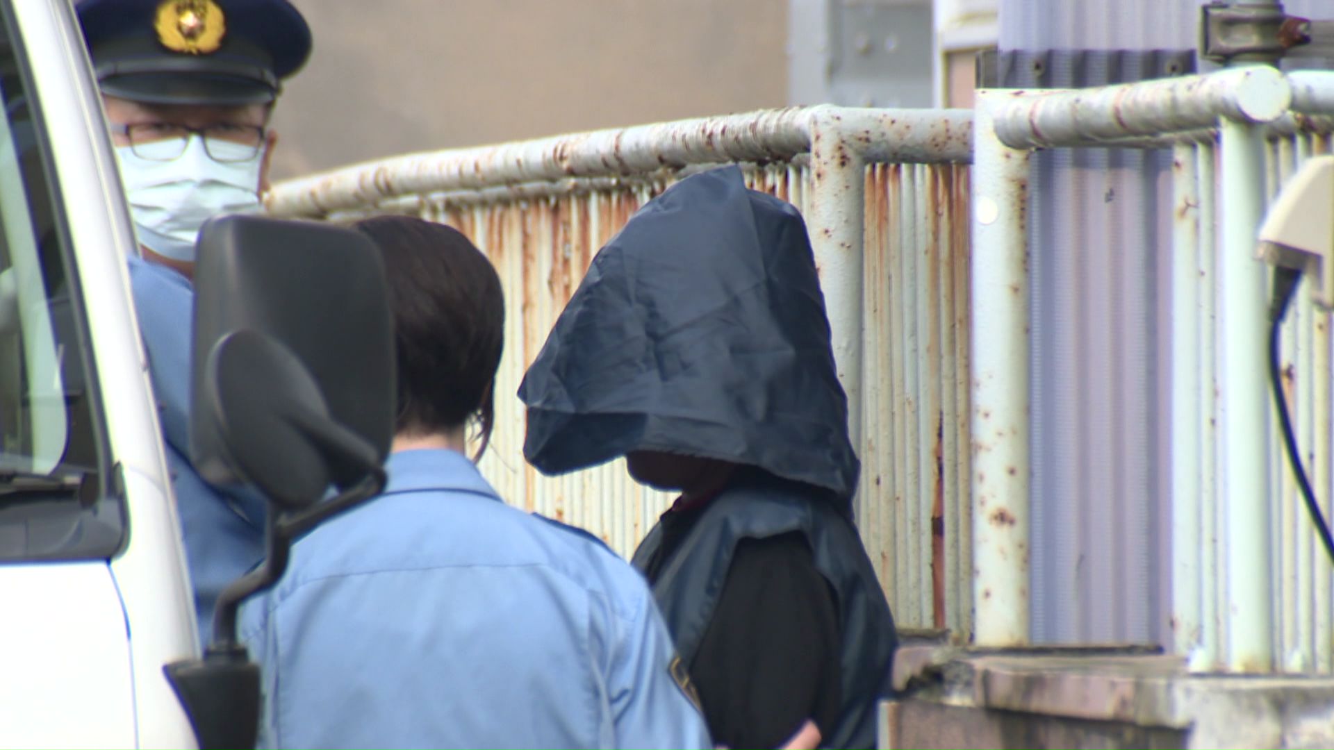 送検される石川佳世容疑者(10月12日)