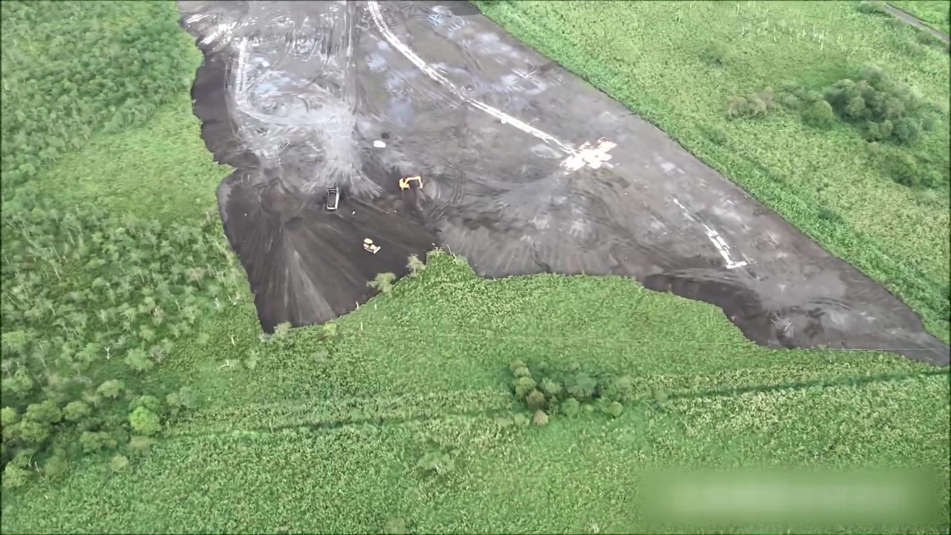 釧路湿原周辺で進むメガソーラーの建設(提供:猛禽類医学研究所)