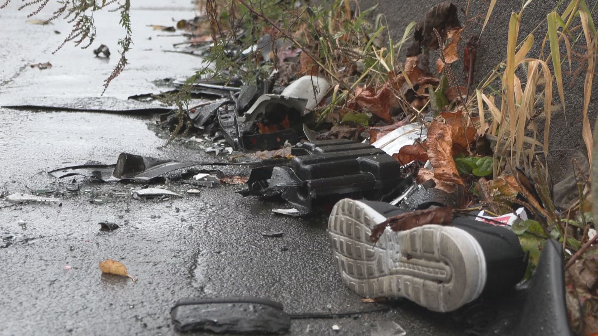 最新】深夜の国道で軽乗用車がトラックと正面衝突_意識不明の状態で