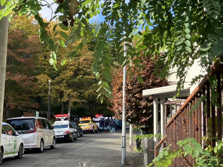 警察と札幌市の警戒が続く現場周辺