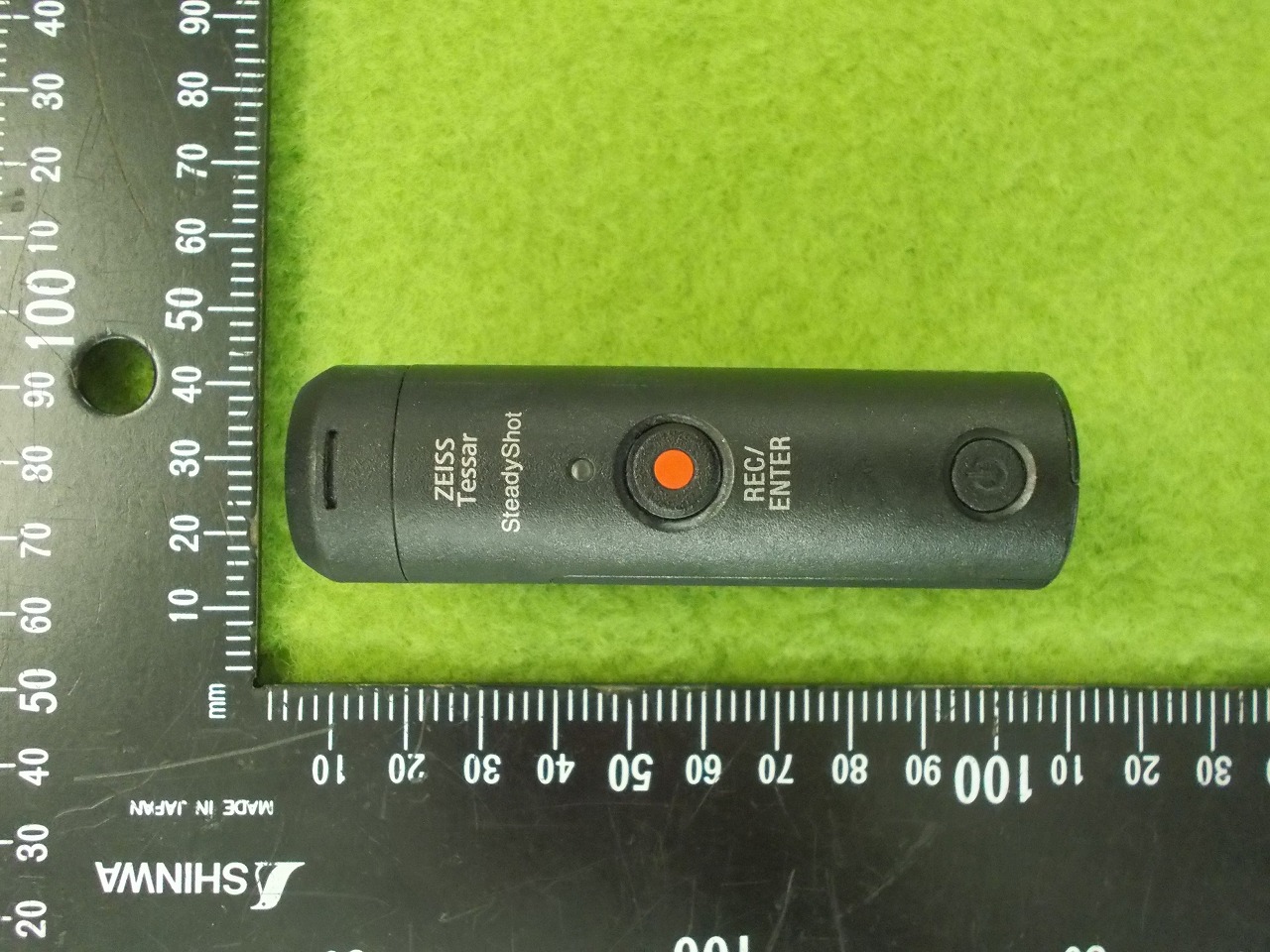 傘に仕込んだカメラ(提供:道警)