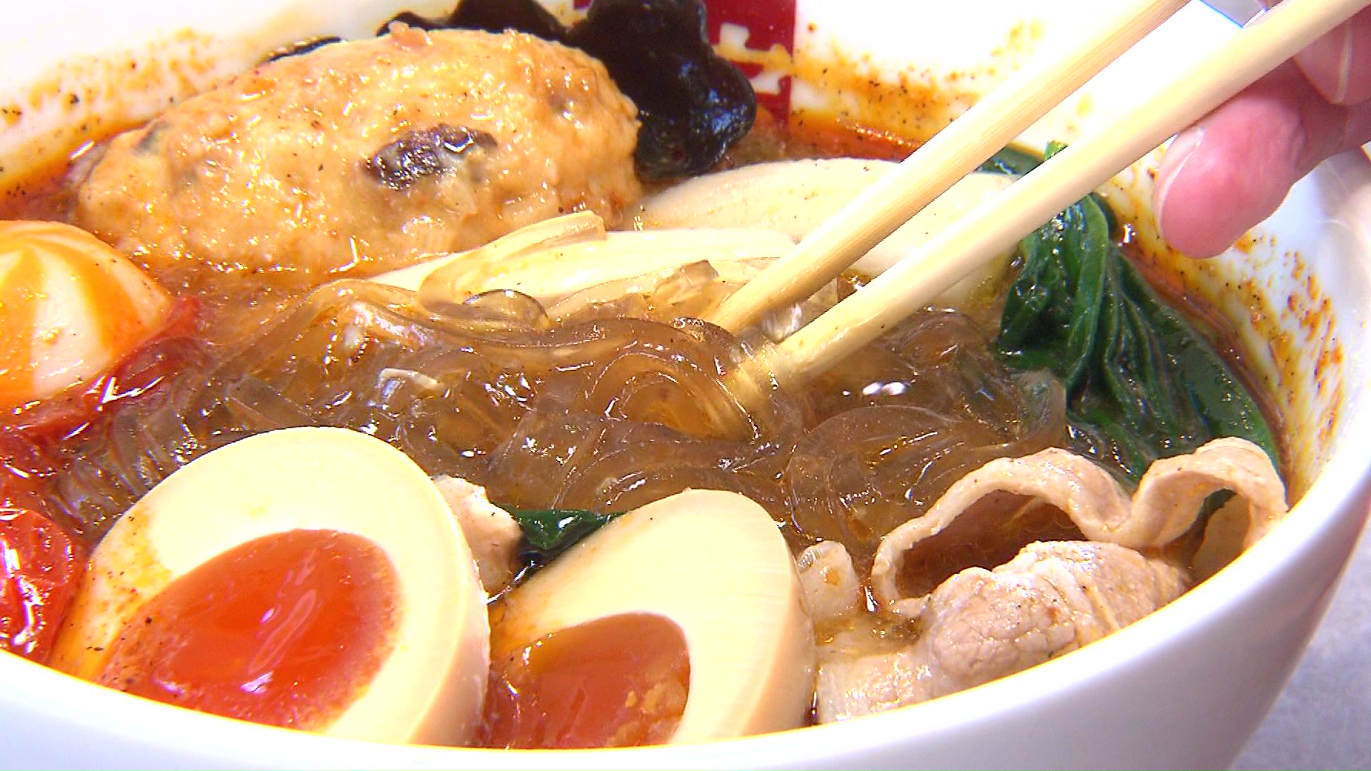 薬膳スパイスを加えた「麻辣湯(マーラータン)」