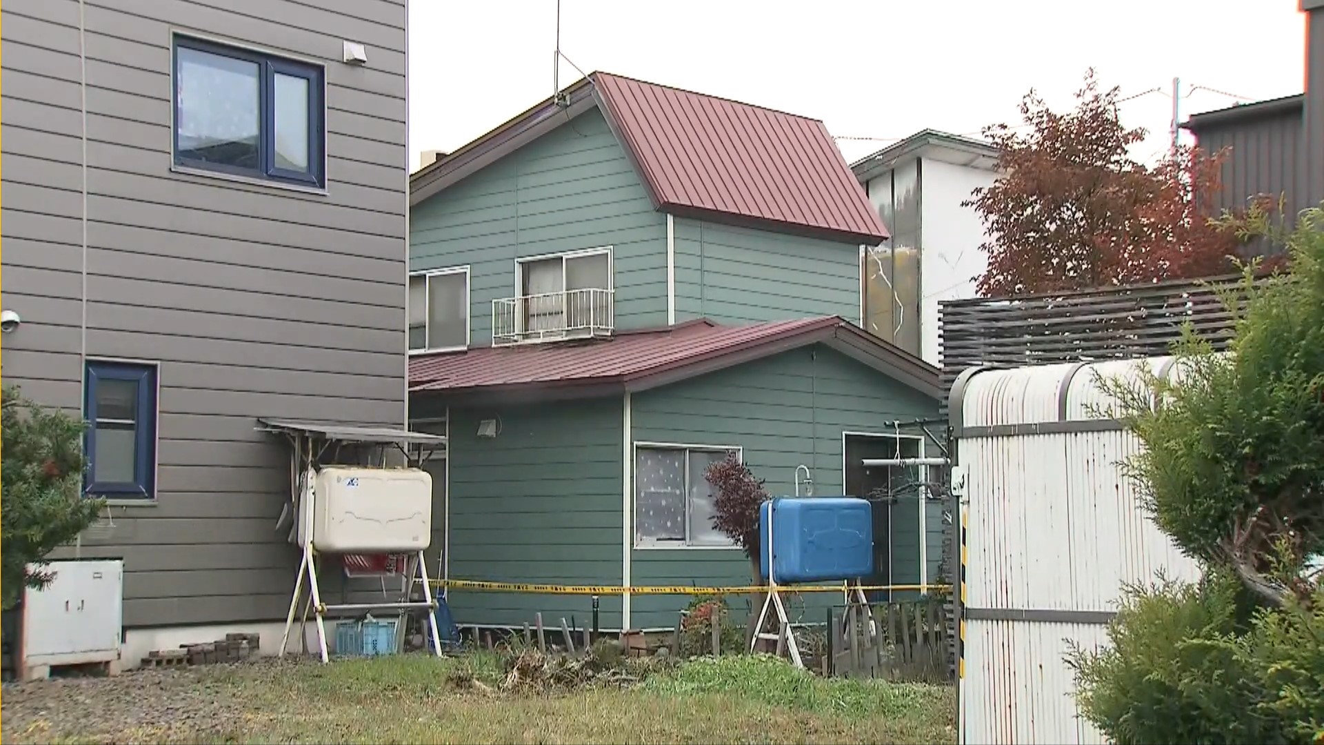 3人が倒れているのがみつかった住宅