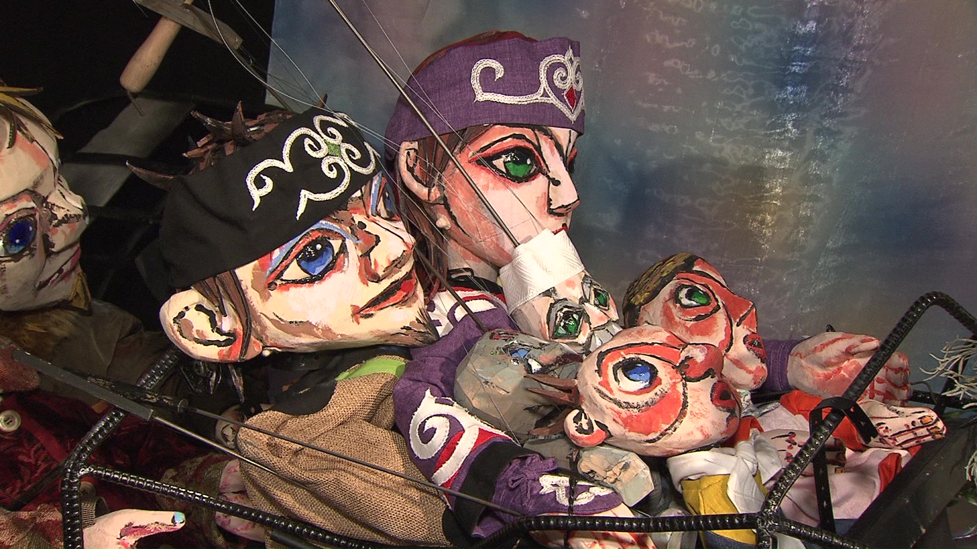 セットや小道具などが展示された