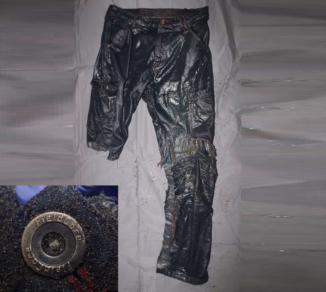 身に着けていたデニムのズボン(提供:道警)