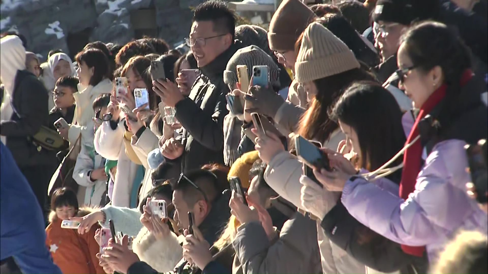 経済損失は1年で約1兆8000億円と試算される(資料写真)