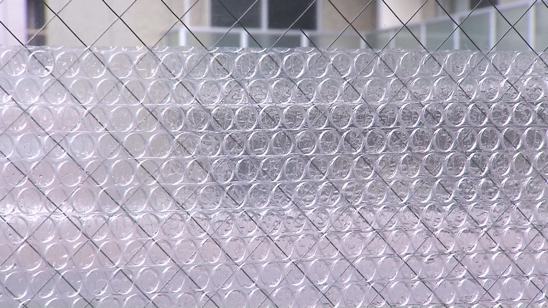 断熱シートで冷気を遮断！