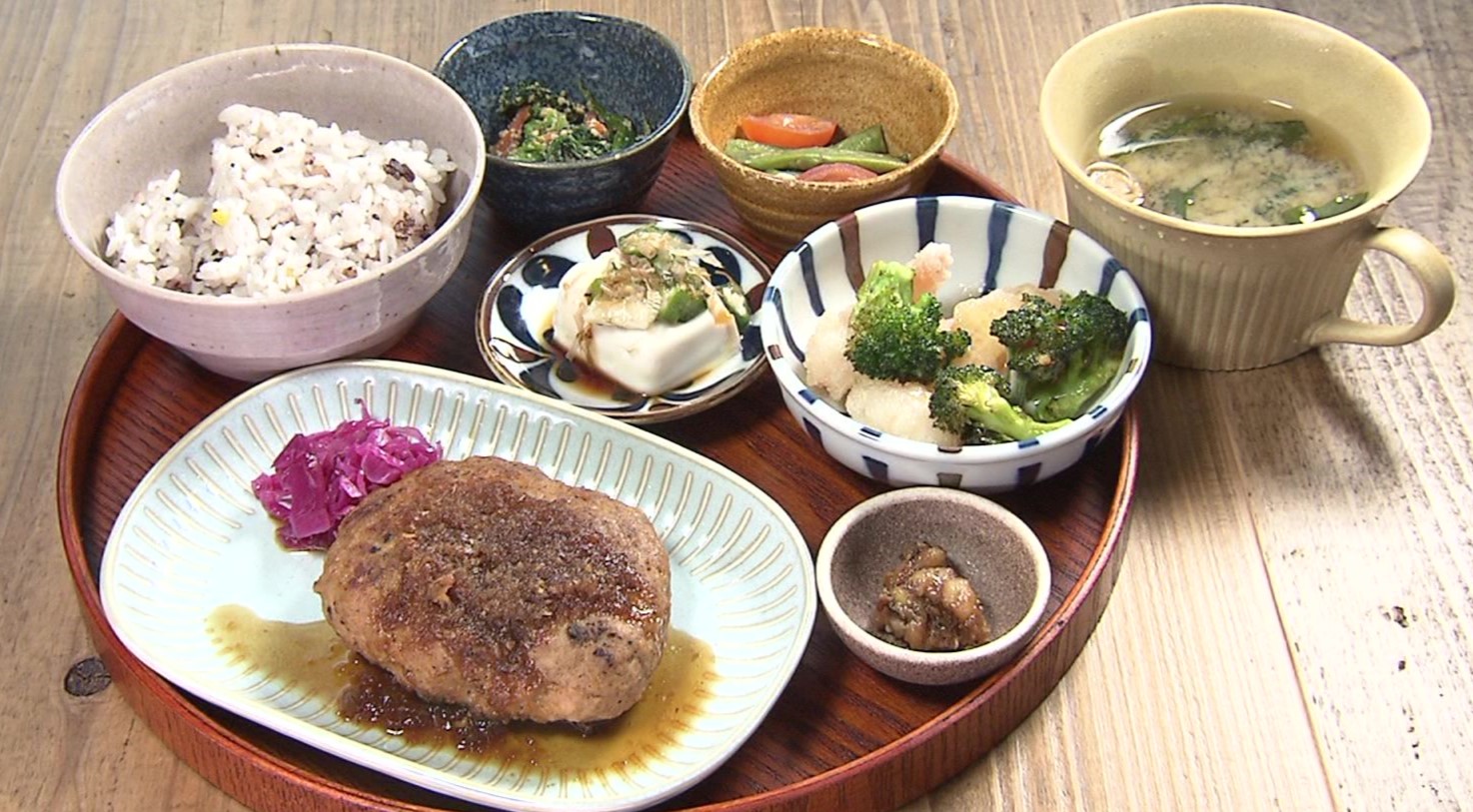 ホエー豚のハンバーグプレート