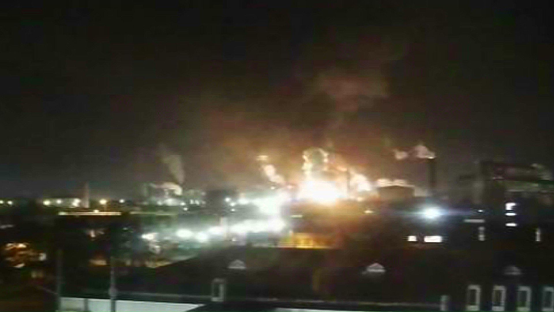 カメラに火の手が上がる様子が 提供：ウェザーニュース