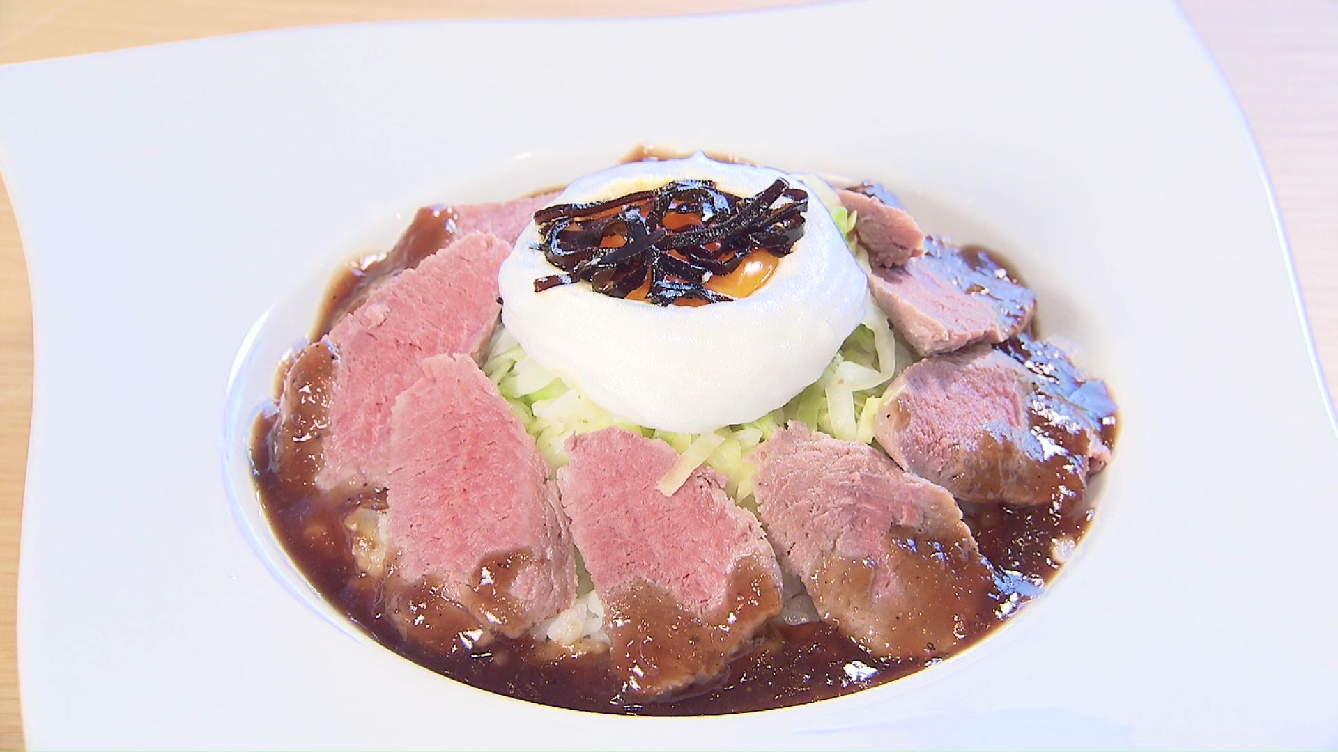 新たなメニューはmogスタイル北海道産牛ロース丼