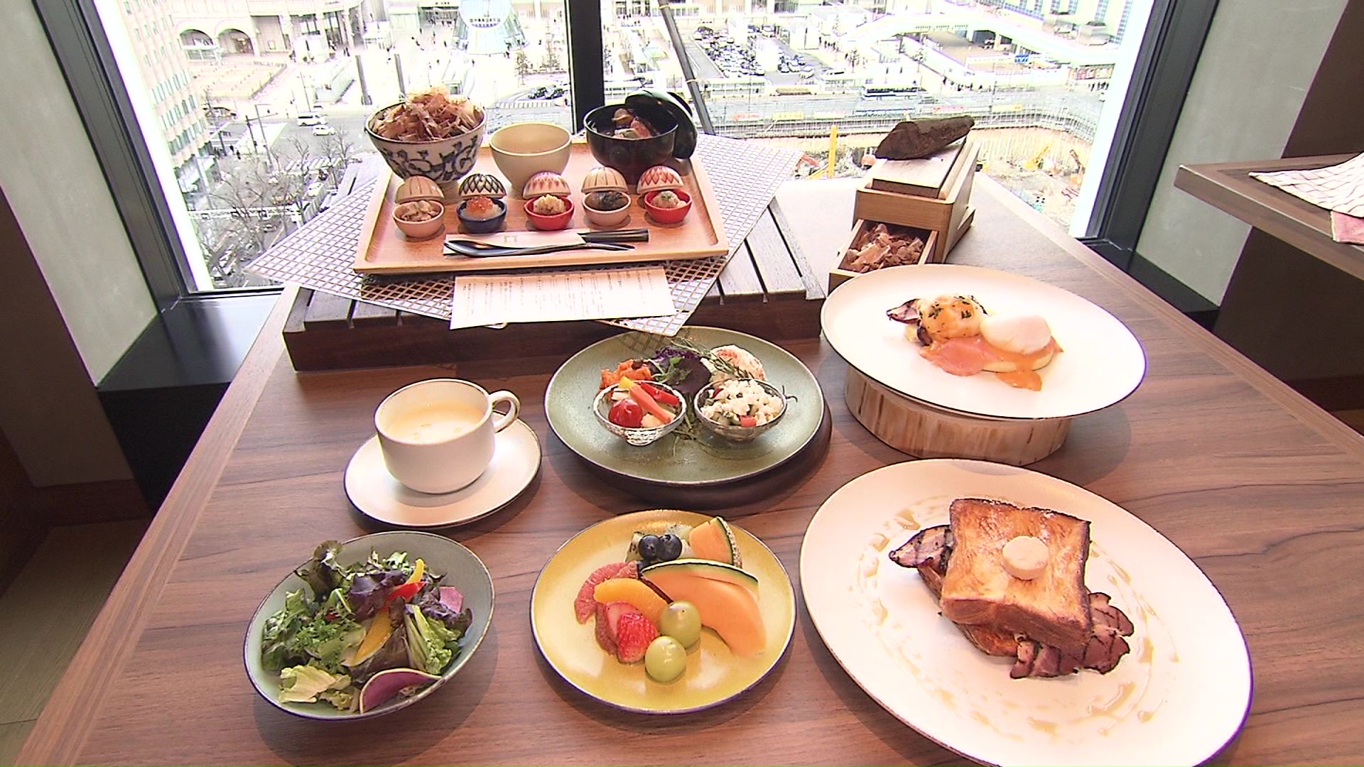 朝食はメイン料理を3種類から選べる