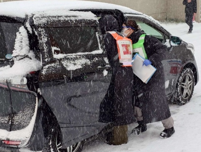 小児ドライブスルー発熱外来（提供：札幌市）