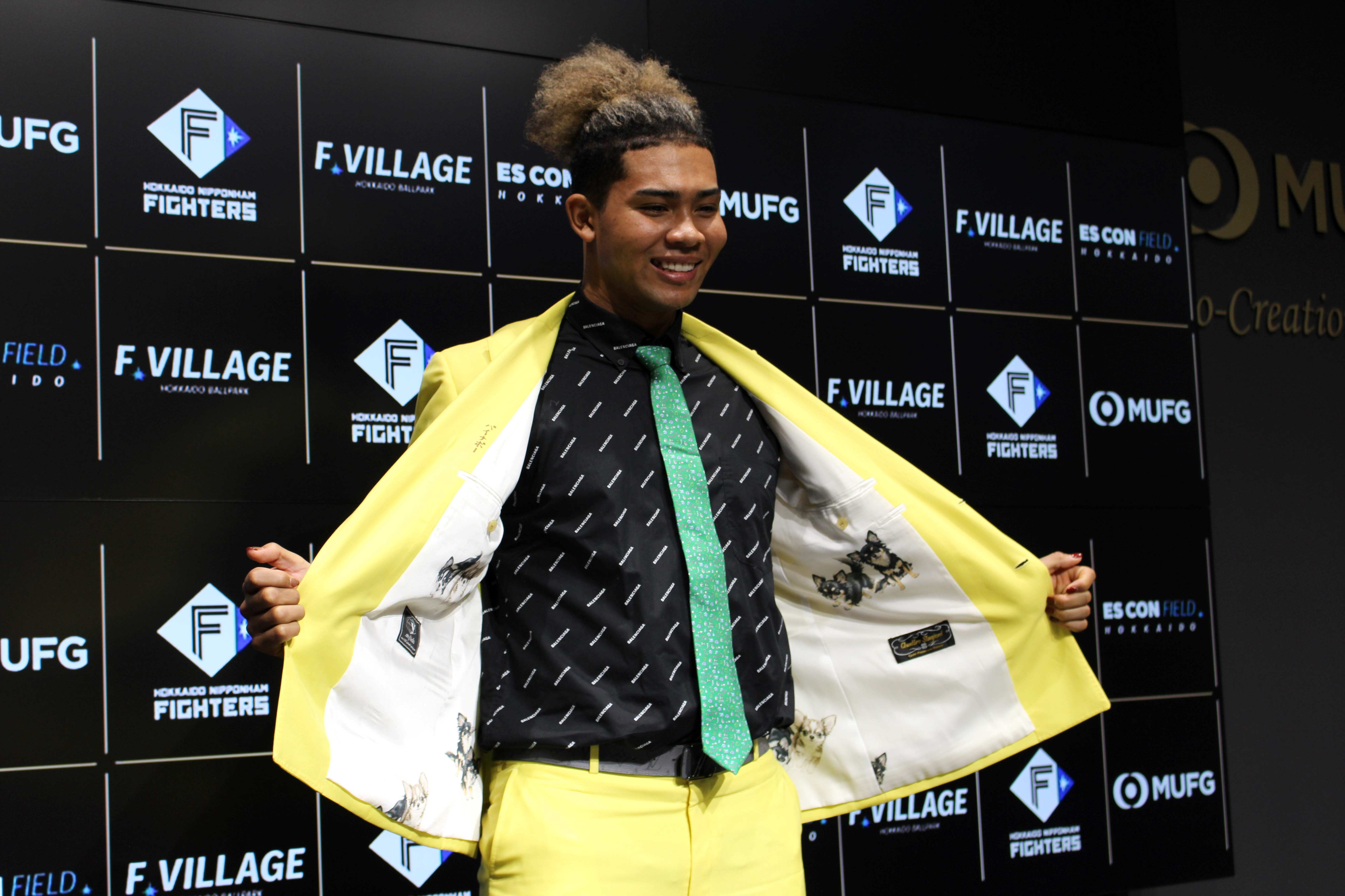 日本ハム】水谷瞬、パイナップルコーデで5000万円更改！苦境乗り越え