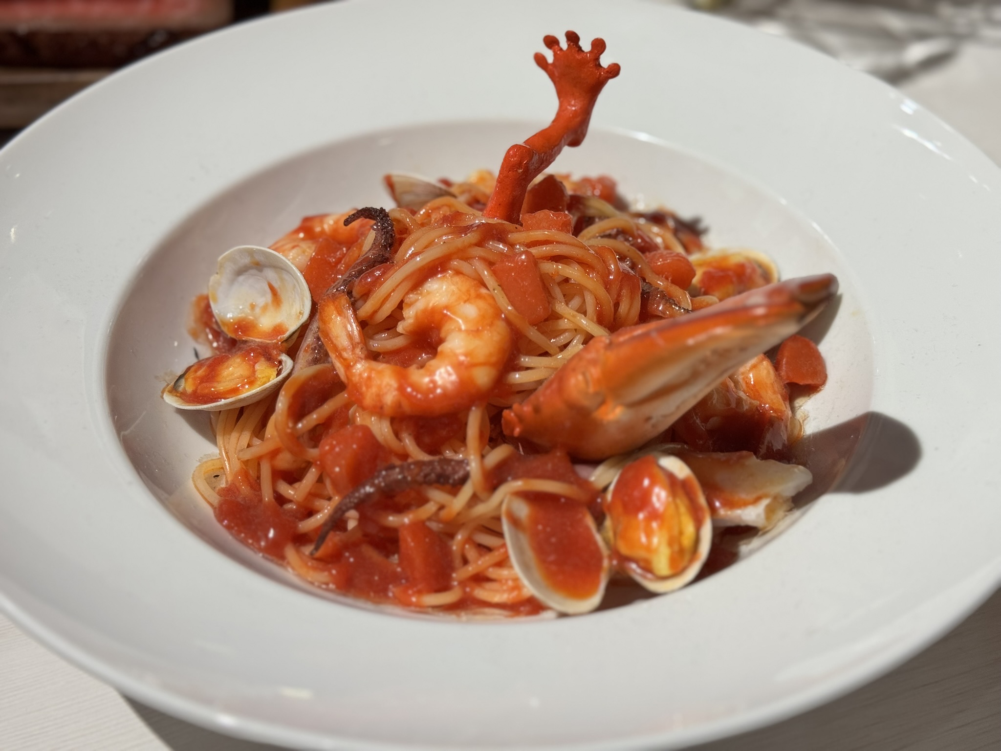 「ダンジョン飯」の代名詞、魔物料理。食品サンプルでリアルに再現