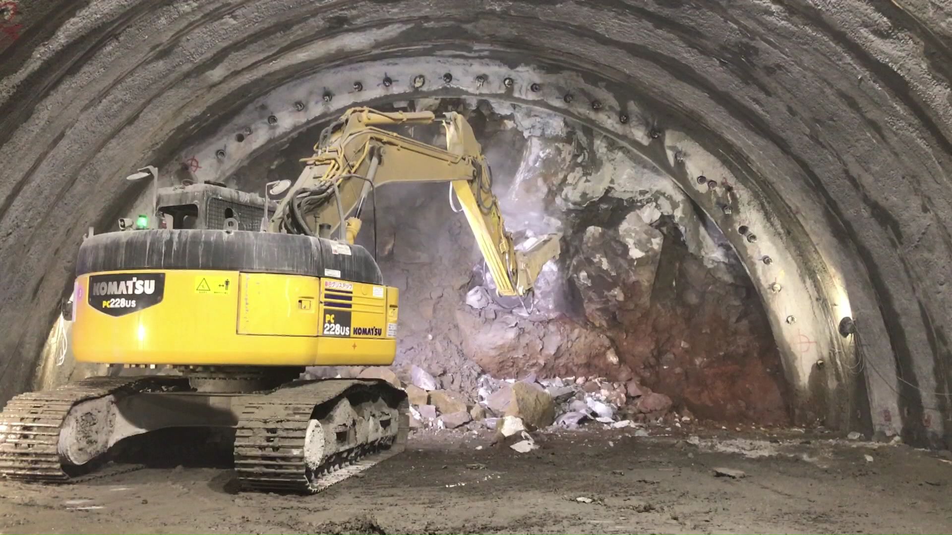 難航するトンネル工事(提供:JRTT鉄道・運輸機構)