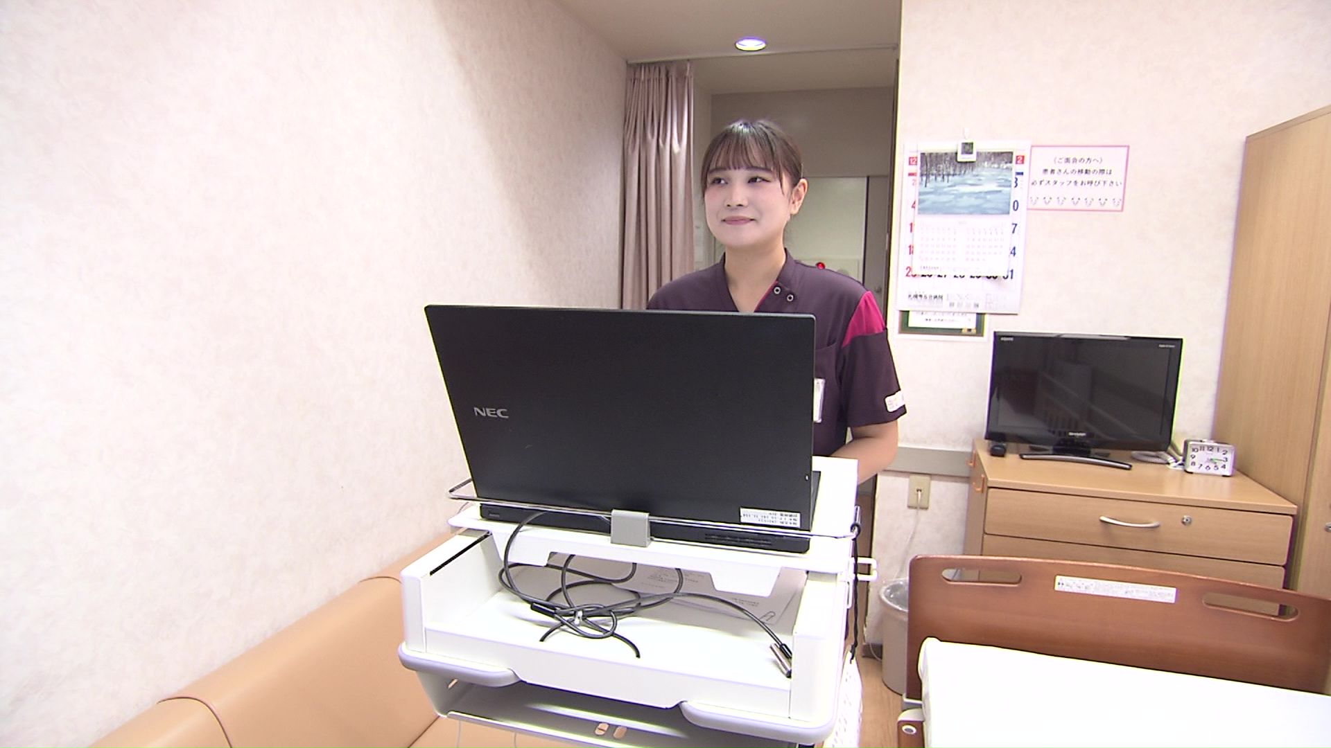 大きなカートは狭い通路を通りにくい