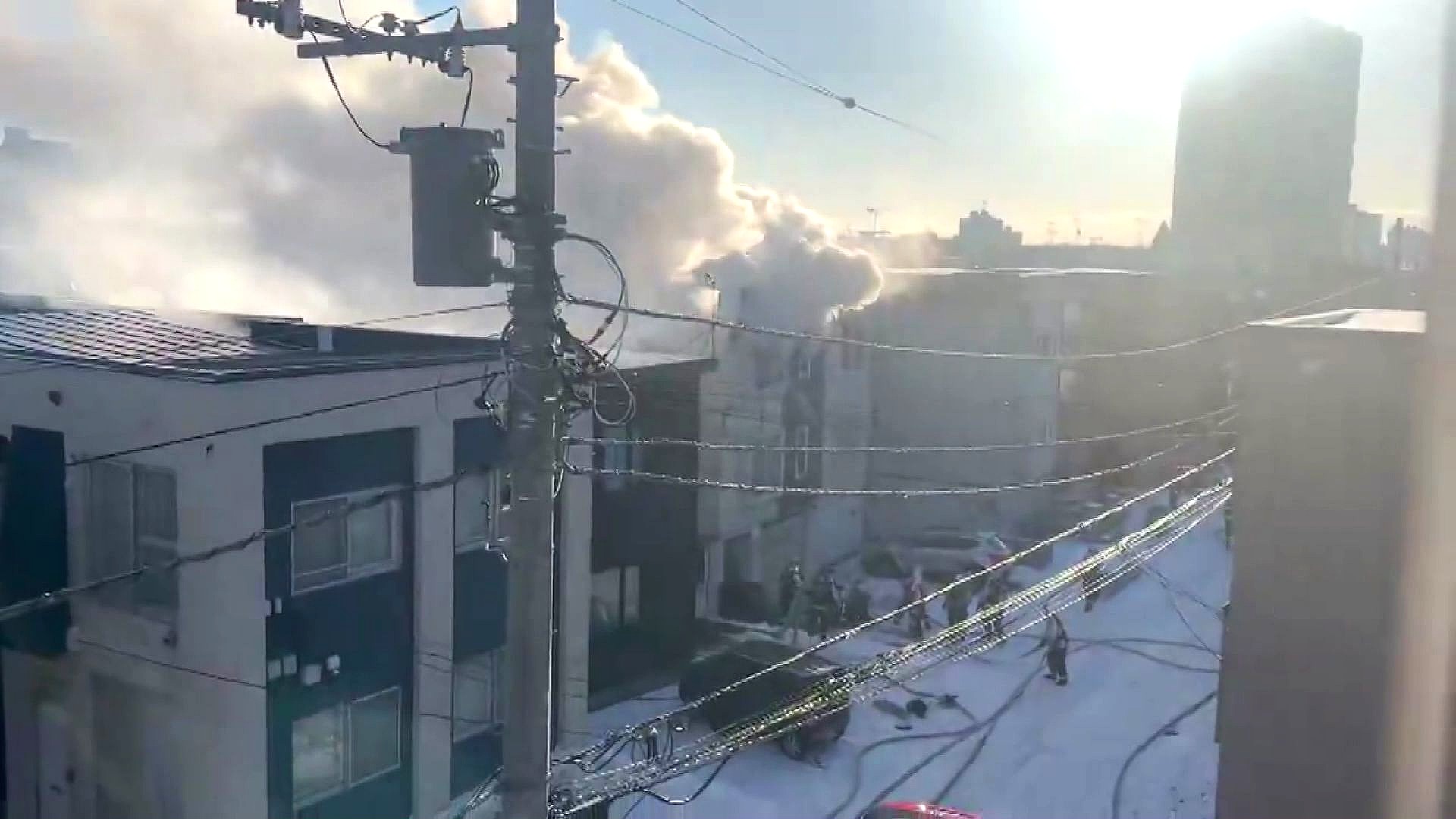 札幌市豊平区のアパートで火事(撮影:視聴者)