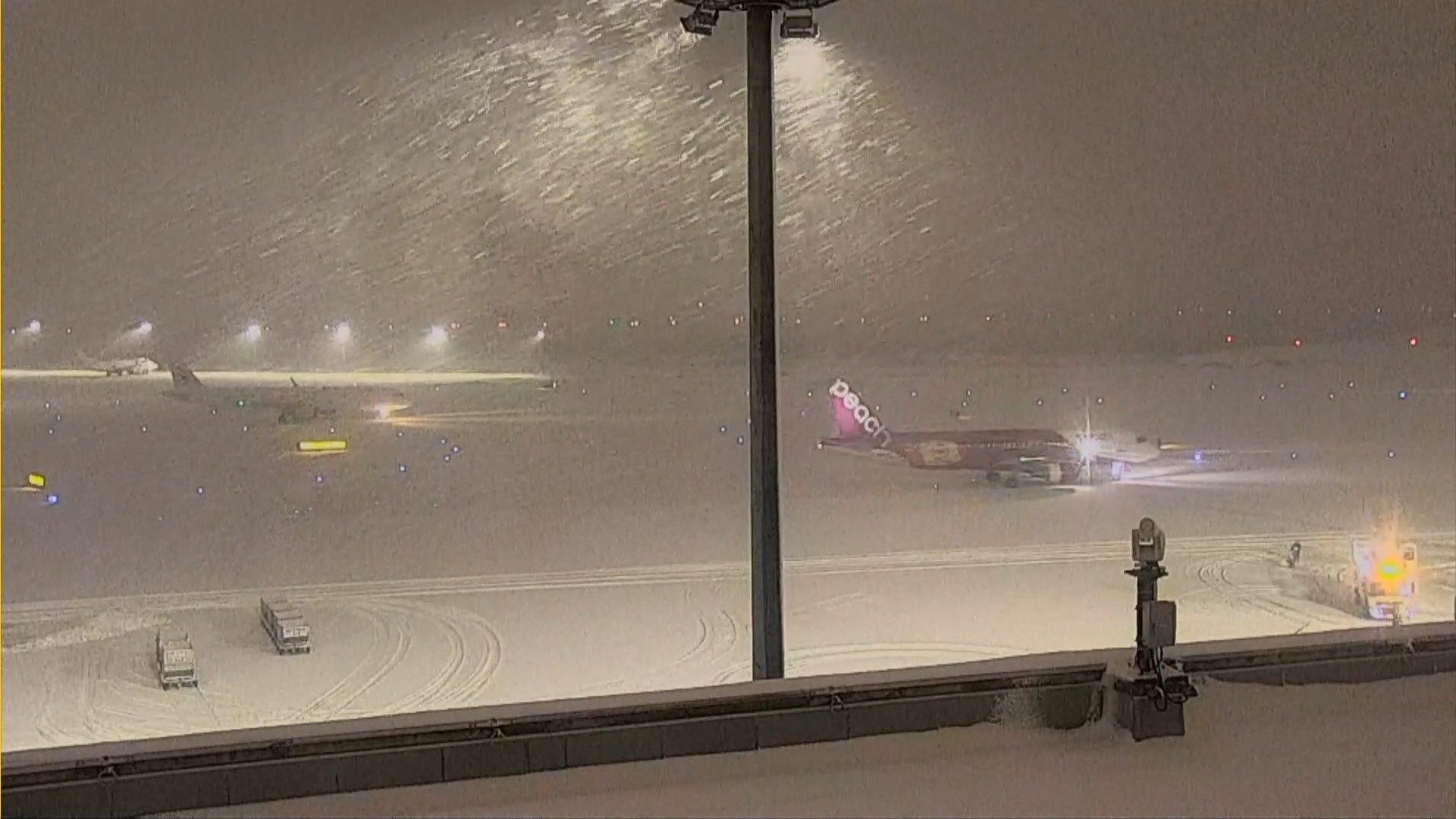 新千歳空港(7日午後6時30分ごろ)