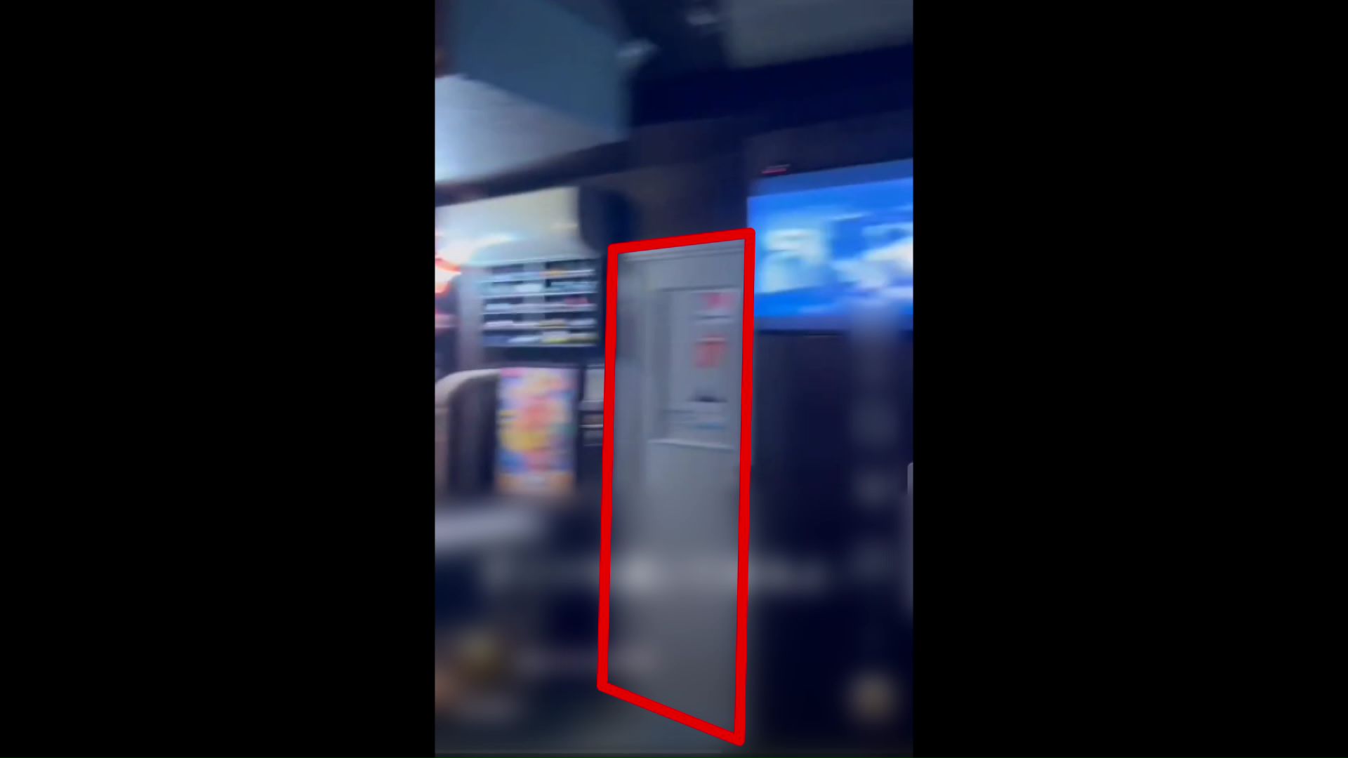 松倉容疑者のバー店内(SNSより)