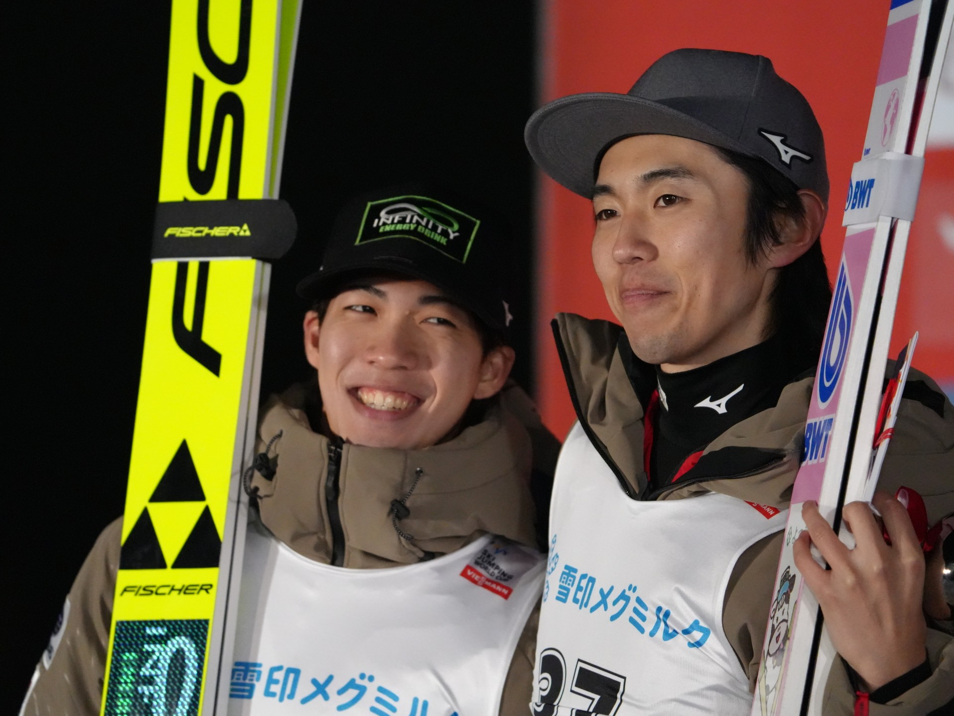 1月17日W杯個人第17戦で3位の二階堂蓮選手(左)と2位の中村直幹選手(右)