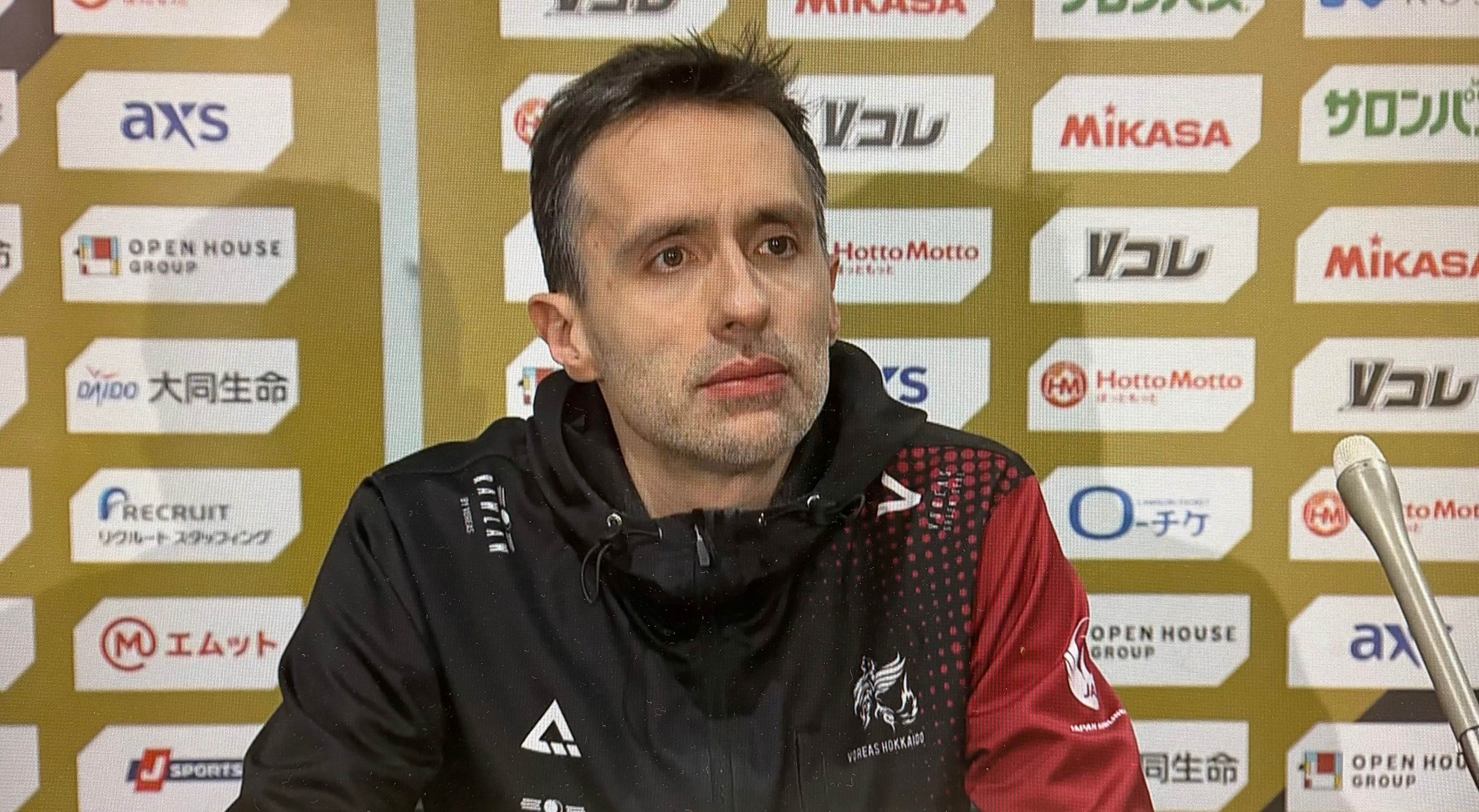 敗戦もチームの成長に手ごたえを語るエド・クラインHC