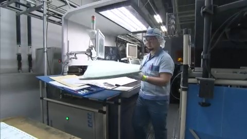 急ピッチで進む印刷作業