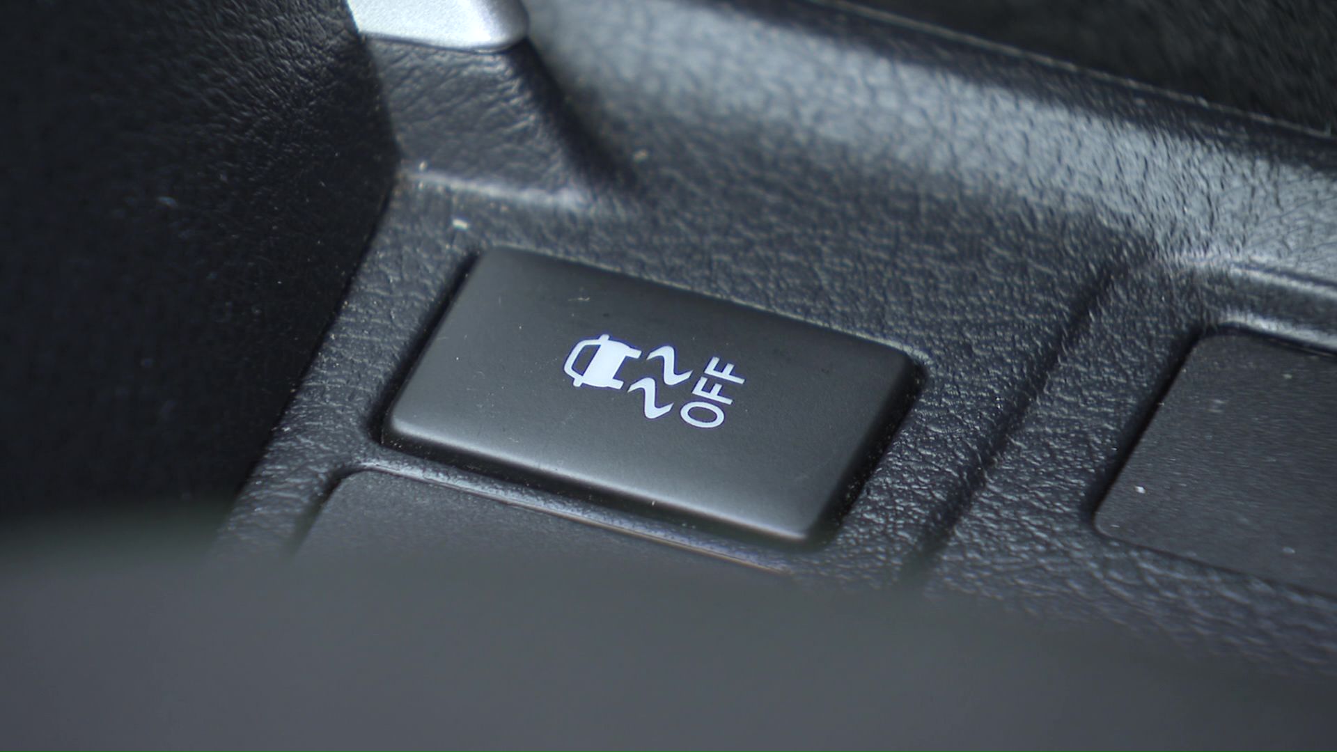 横滑り防止装置をOFFに