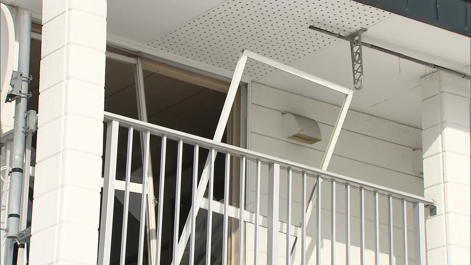 少なくとも周辺の20棟の建物に被害